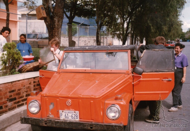 06_Vyrazime na cesty ve VW Safari naseho salvadorskeho kolegy.jpg